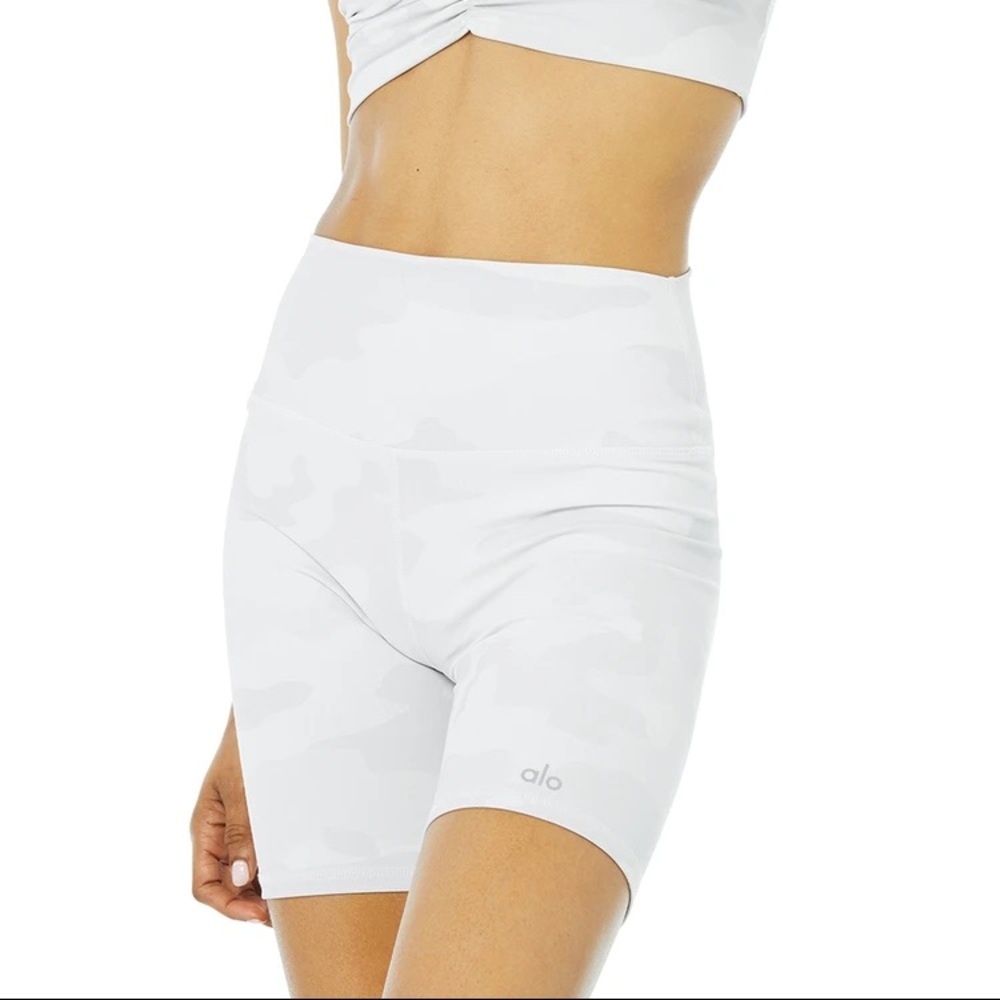 Alo Yoga High-waist Vapor Shorts - NWOT - Picture 3 of 5